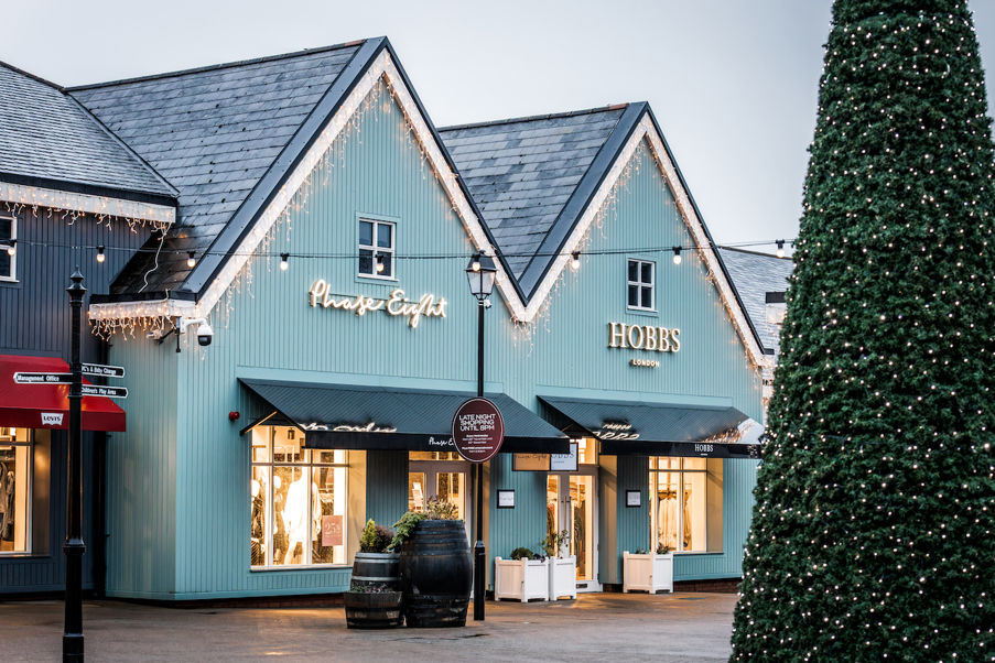 Image shows Phase Eight and Hobbs at Caledonia Park